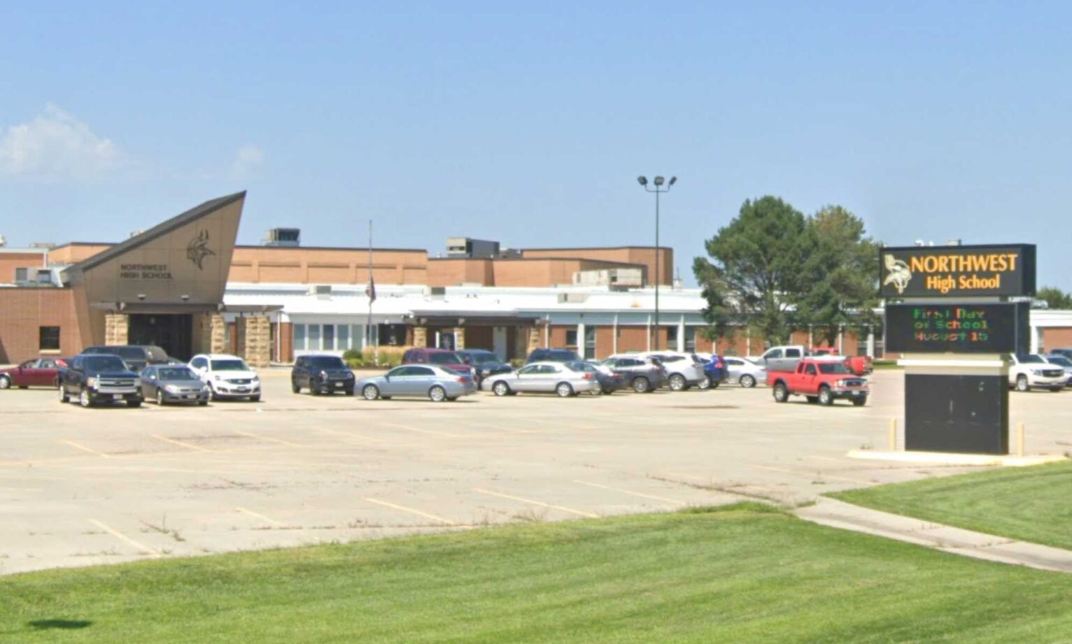 Le district scolaire du Nebraska fait l’objet d’un procès après avoir fermé le journal de l’école sur le contenu LGBTQ +: «J’ai été écrasé» Grand Island Northwest High School