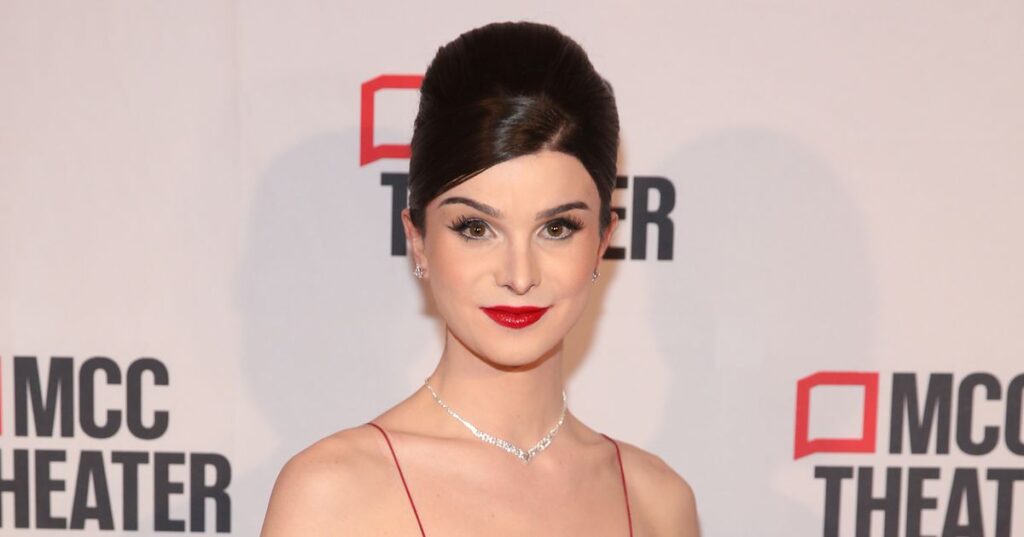 Nike et Bud Light signent une célébrité trans TikTok et font chier les transphobes dans le sport Nike et Bud Light signent une célébrité trans TikTok et font chier les transphobes dans le sport