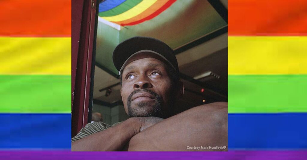 Les A doivent continuer à honorer Glenn Burke même s’ils déménagent à Las Vegas Les A doivent continuer à honorer Glenn Burke même s'ils déménagent à Las Vegas