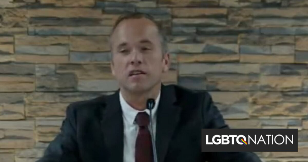 Un prédicateur haineux dit que s’il découvre que le Dr Pepper est une femme, il arrêtera de le boire Un prédicateur haineux dit que s'il découvre que le Dr Pepper est une femme, il arrêtera de le boire