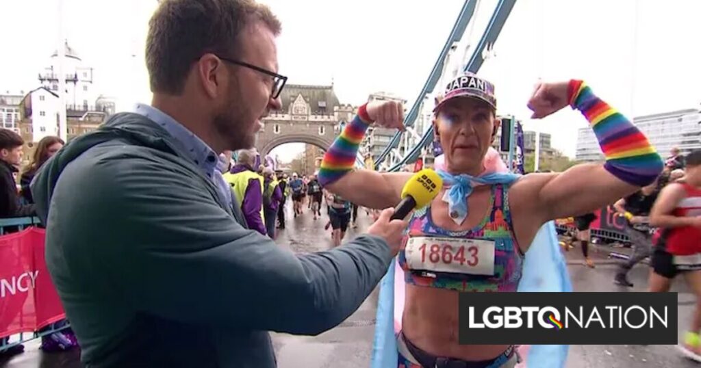 Les transphobes paniquent alors qu’une femme trans arrive à la 6160e place du marathon de Londres Les transphobes paniquent alors qu'une femme trans arrive à la 6160e place du marathon de Londres