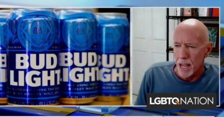 Le propriétaire du restaurant Whiney arrête de servir Bud Light à cause du partenariat avec Dylan Mulvaney