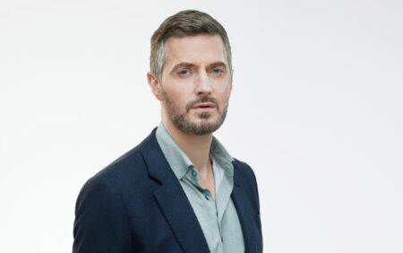 La star d'Obsession, Richard Armitage, fait son coming-out : "La façon dont vous vous identifiez n'est pas figée"