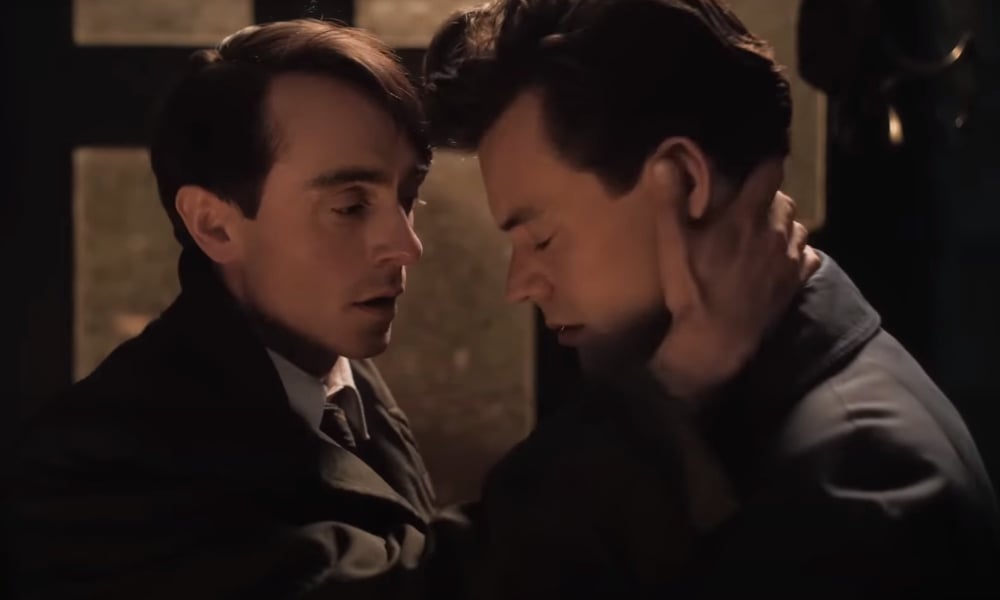 Le baiser homosexuel de Harry Styles nominé aux MTV Awards Harry Styles Falls in Love in 'My Policeman' Trailer