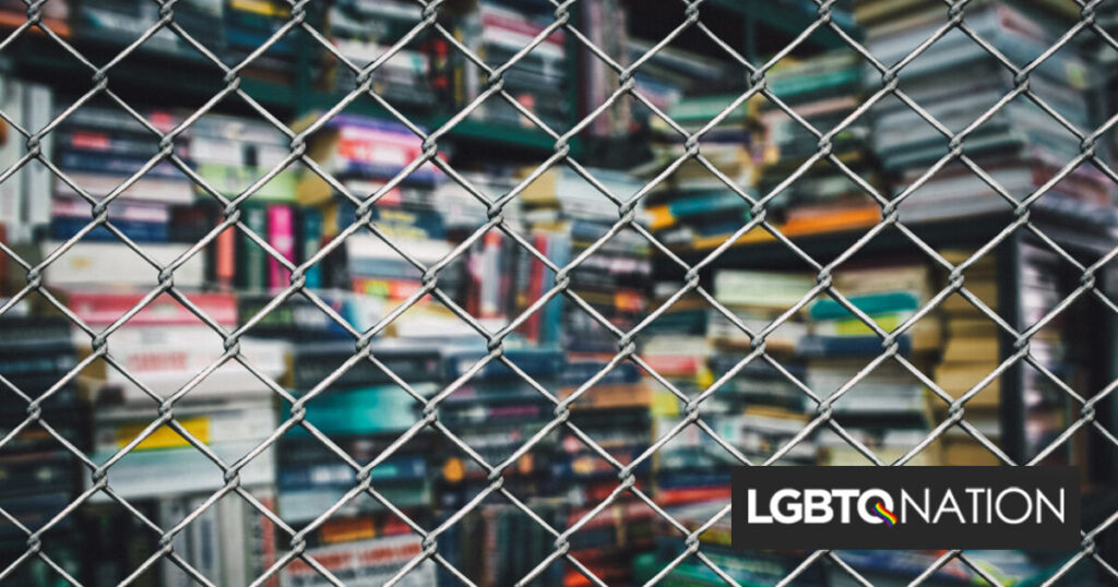 L’école interdit la bande dessinée du « Journal d’Anne Frank » sur les statues de dessins animés « sexuellement explicites » L'école interdit la bande dessinée du "Journal d'Anne Frank" sur les statues de dessins animés "sexuellement explicites"