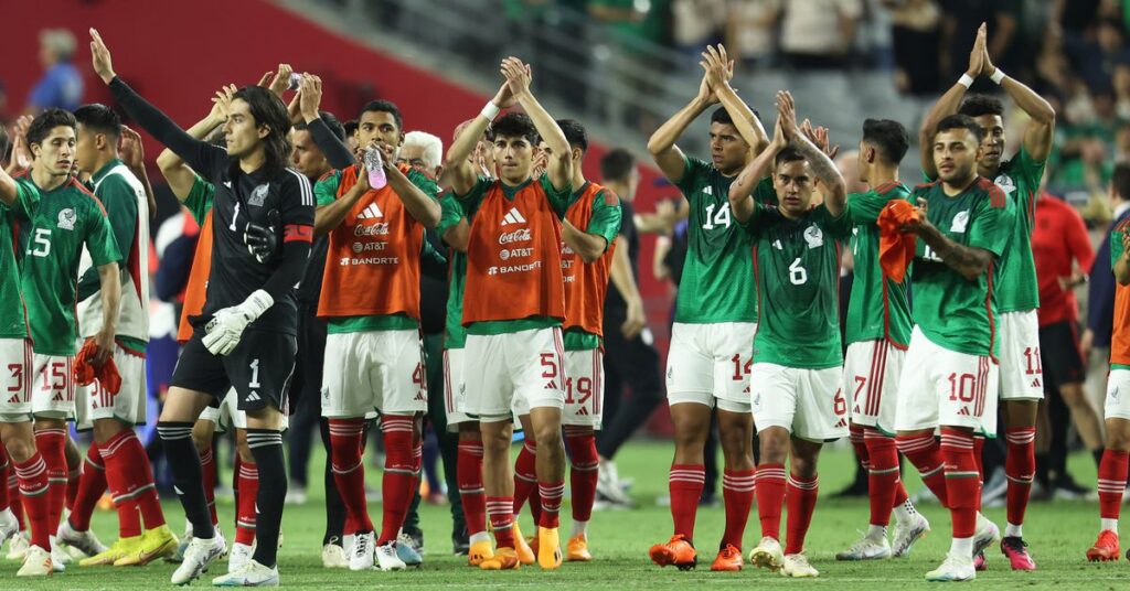 Les fans mexicains ont utilisé des insultes homosexuelles. US Soccer n’a pas interrompu le match. Maintenant quoi? Les fans mexicains ont utilisé des insultes homosexuelles. US Soccer n'a pas interrompu le match. Maintenant quoi?