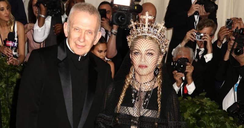 Madonna montre sa poitrine exposée dans une photo torride pour l’anniversaire de Jean Paul Gaultier 676594 origin 1