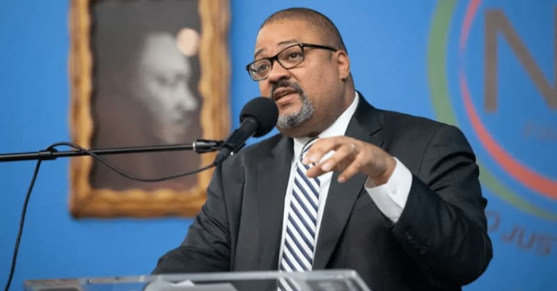 Manhattan DA Alvin Bragg bombardé de menaces de mort racistes et antisémites après l’inculpation de Donald Trump 674565 origin 1