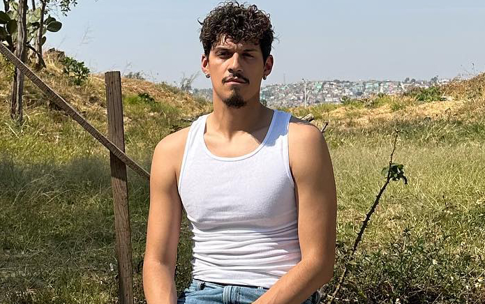 Omar Apollo dit que l'éducation catholique a eu un impact "déchirant" sur son identité queer