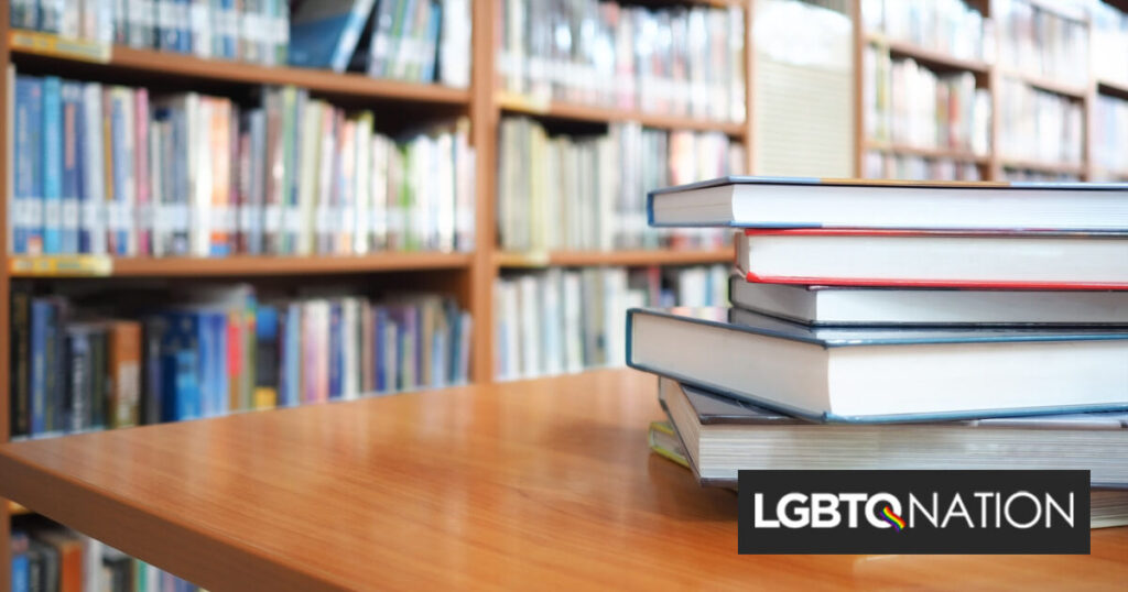 Un juge fédéral donne 24 heures au comté du Texas pour remettre les livres LGBTQ+ interdits dans les rayons des bibliothèques Un juge fédéral donne 24 heures au comté du Texas pour remettre les livres LGBTQ+ interdits dans les rayons des bibliothèques