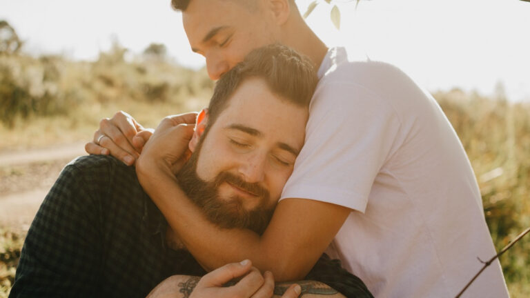 Recherche de l'âme sœur sur internet : nos conseils et astuces pour les gays