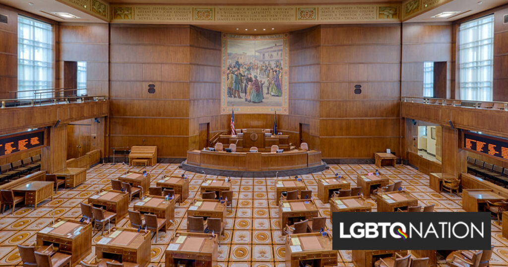 Les sénateurs du GOP de l’Oregon boycottent leur emploi pour entraver le vote sur un projet de loi favorable aux trans Les sénateurs du GOP de l'Oregon boycottent leur emploi pour entraver le vote sur un projet de loi favorable aux trans