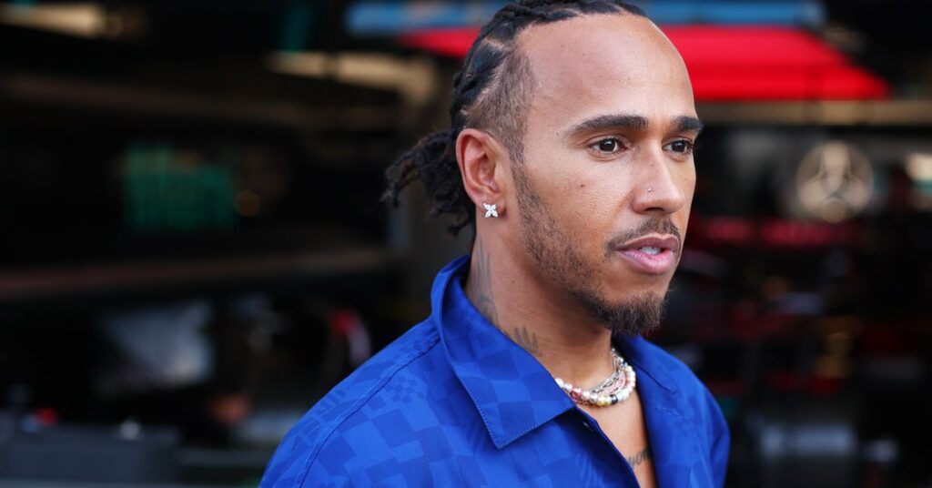 Lewis Hamilton portera un drapeau arc-en-ciel sur son casque lors du Grand Prix de Miami pour protester contre les lois anti-LGBTQ de Floride Lewis Hamilton portera un drapeau arc-en-ciel sur son casque lors du Grand Prix de Miami pour protester contre les lois anti-LGBTQ de Floride