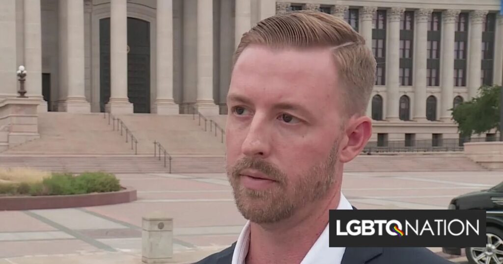 Le surintendant en chef de l’Oklahoma veut interdire les livres LGBTQ+ mais enseigne la Bible dans les cours d’histoire Le surintendant en chef de l'Oklahoma veut interdire les livres LGBTQ+ mais enseigne la Bible dans les cours d'histoire