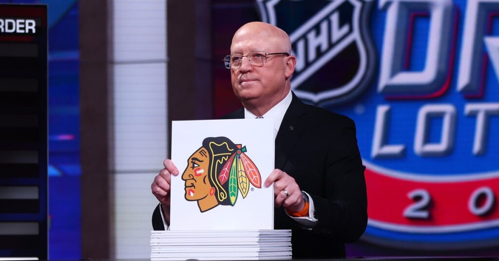 Même avec le choix n ° 1, l’homophobie organisationnelle rend difficile le soutien des Blackhawks Même avec le choix n ° 1, l'homophobie organisationnelle rend difficile le soutien des Blackhawks