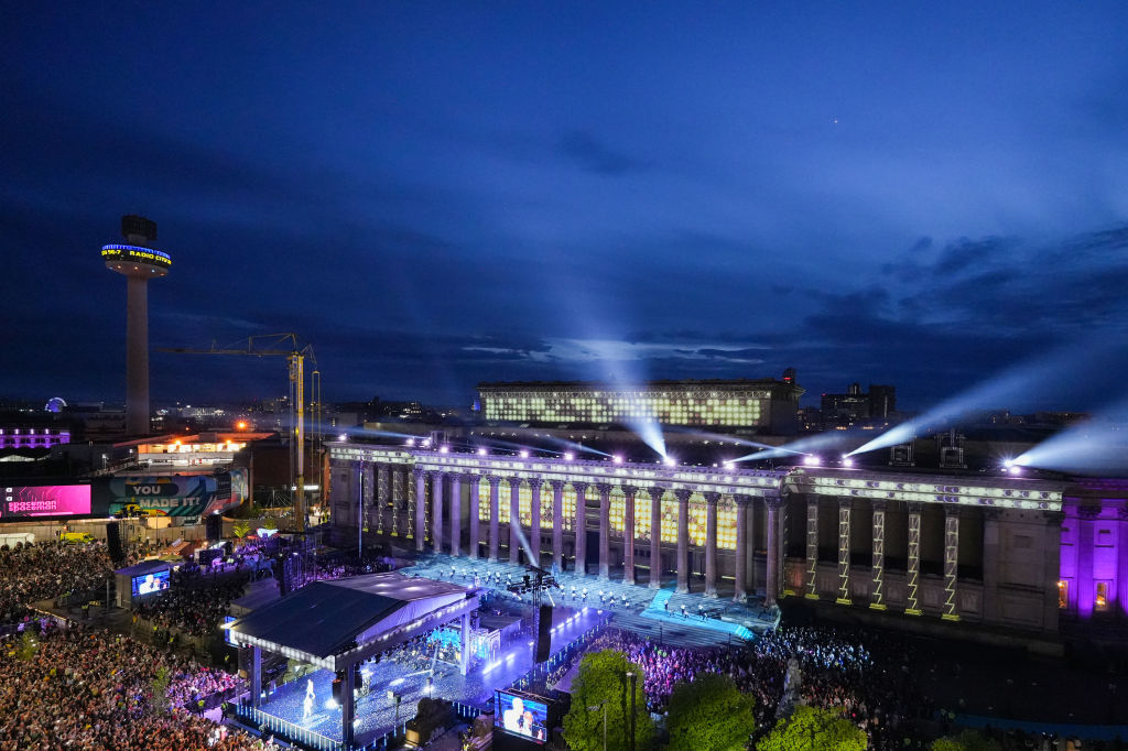 Une vue générale vers la fin de l'événement de bienvenue Big Eurovision de la Loterie nationale devant le St George's Hall le 07 mai 2023. 