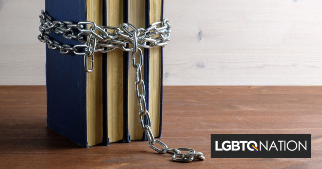 Penguin Random House poursuit le district scolaire pour avoir effectivement interdit les livres LGBTQ + Penguin Random House poursuit le district scolaire pour avoir effectivement interdit les livres LGBTQ +