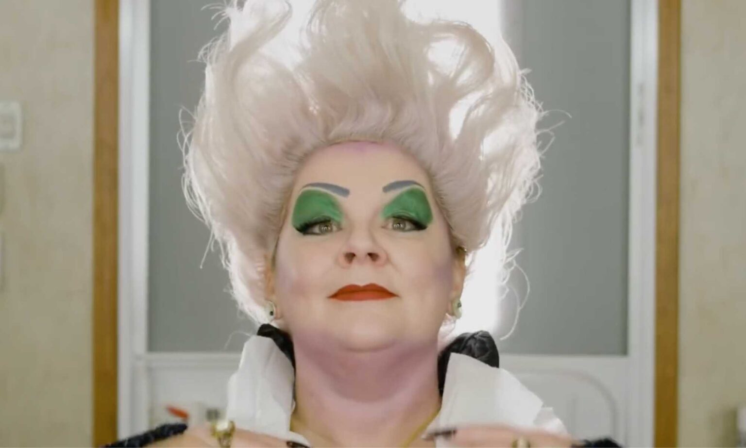 La maquilleuse de la Petite Sirène réplique aux critiques d’Ursula : « Pourquoi est-ce que je ne peux pas faire un aussi bon travail qu’une artiste queer ? » Melissa McCarthy in makeup as Ursula in The Little Mermaid