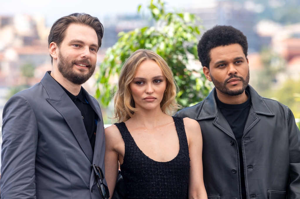 Sam Levinson (L) Lily-Rose Depp et Abel 'The Weeknd' Tesfaye (R) assistent au Festival de Cannes.  (Marc Piasecki/FilmMagic)