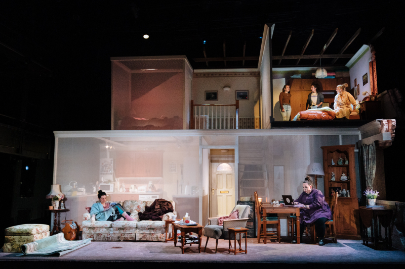 Dixon and Daughters est une nouvelle émission captivante qui raconte une histoire importante – critique Dixon and Daughters est une nouvelle émission captivante qui raconte une histoire importante – critique