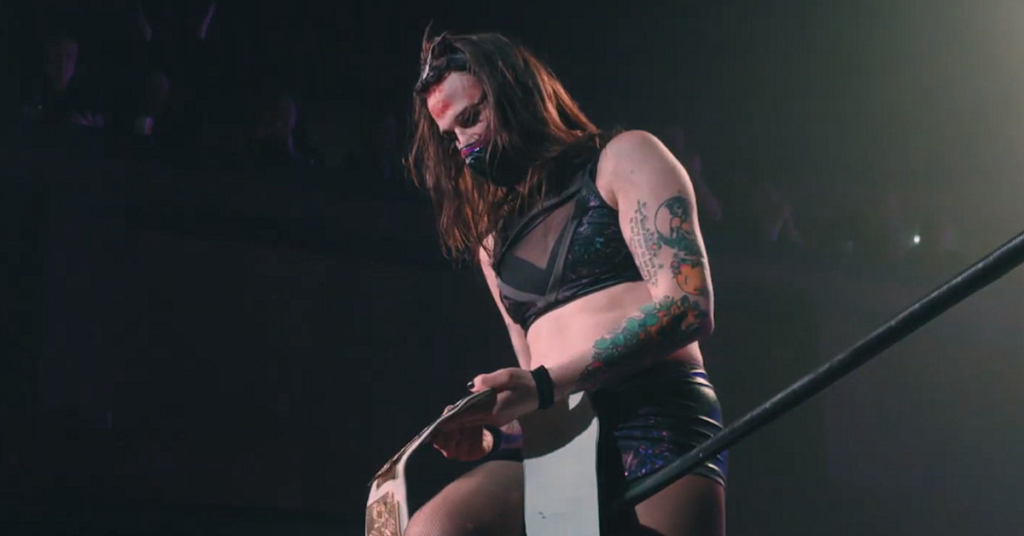 Edith Surreal remporte le championnat Enjoy Wrestling dans un match exclusivement LGBTQ Edith Surreal remporte le championnat Enjoy Wrestling dans un match exclusivement LGBTQ