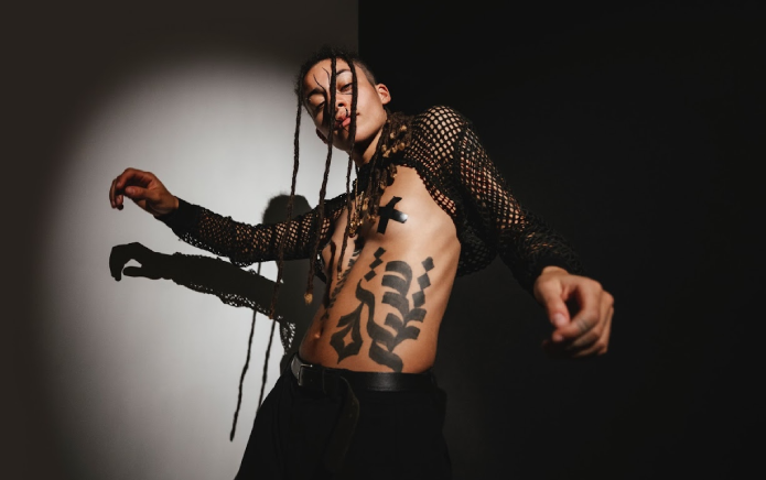 Grove lance le banger anti-monarchie Big Boots