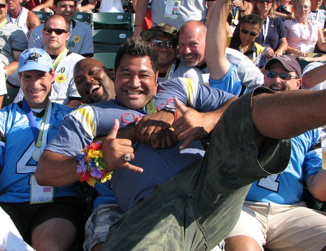 Galerie de photos des Gay Games 2006, Esera Tuaolo