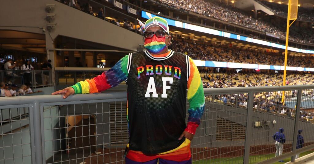 Pourquoi la MLB cède aux fanatiques anti-gays attriste mais ne surprend pas ce fan catholique décédé Pourquoi la MLB cède aux fanatiques anti-gays attriste mais ne surprend pas ce fan catholique décédé