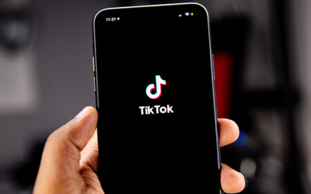 TikTok aurait suivi les utilisateurs qui ont regardé du contenu gay