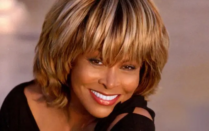 Tina Turner : les célébrités, fans et alliés LGBTQ+ pleurent la perte d'une icône