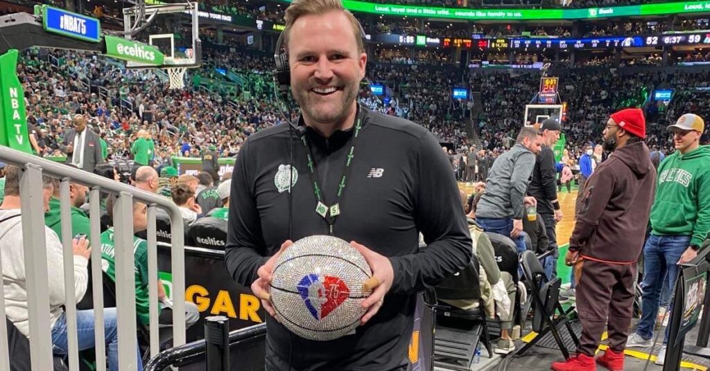 Ce fan gay des Boston Celtics travaille son travail de rêve comme son vrai moi Ce fan gay des Boston Celtics travaille son travail de rêve comme son vrai moi