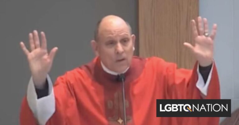 Catholique trans contraint de quitter l'église après le sermon anti-LGBTQ + du révérend