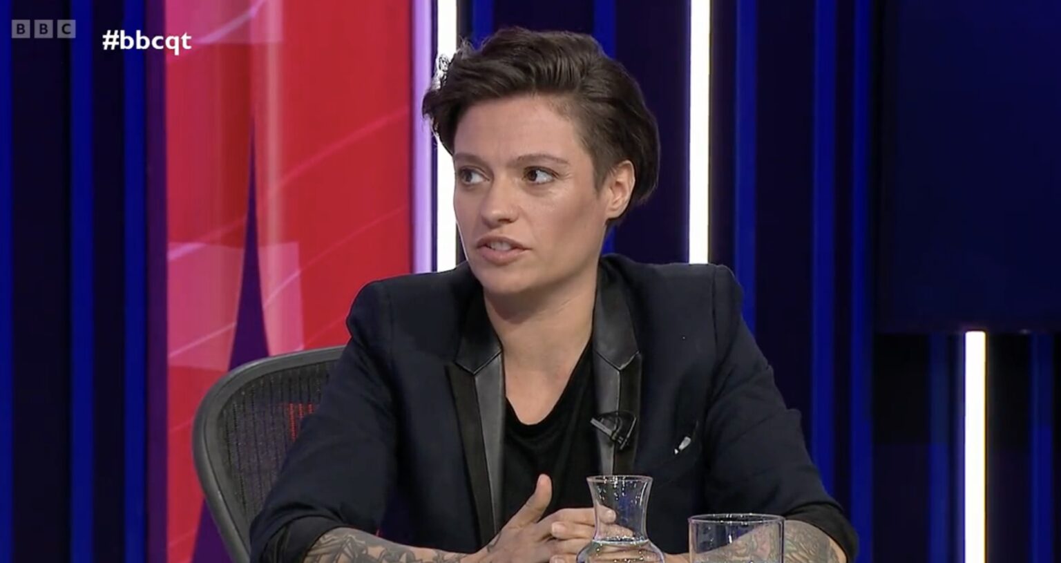 « Ce n’est pas le coût de la vie, c’est le coût de la crise des conservateurs », a déclaré Jack Monroe à l’heure des questions Jack Monroe appears on BBC Question Time