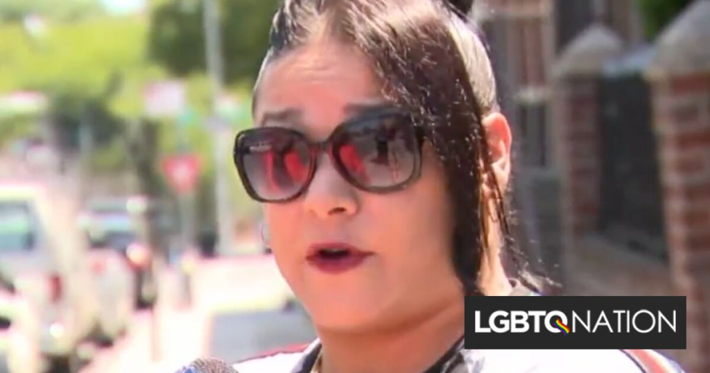 Un chauffeur de bus trans dit qu’une collègue l’a agressée dans le vestiaire Un chauffeur de bus trans dit qu'une collègue l'a agressée dans le vestiaire