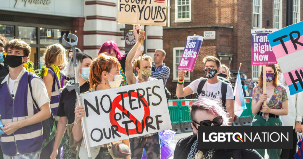 AP Stylebook déclenche une tempête après avoir mis en garde contre l’utilisation du terme « TERF » AP Stylebook déclenche une tempête après avoir mis en garde contre l'utilisation du terme "TERF"