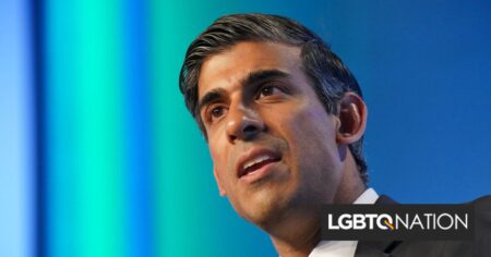 Le Premier ministre britannique Rishi Sunak filmé en train de se moquer des femmes trans