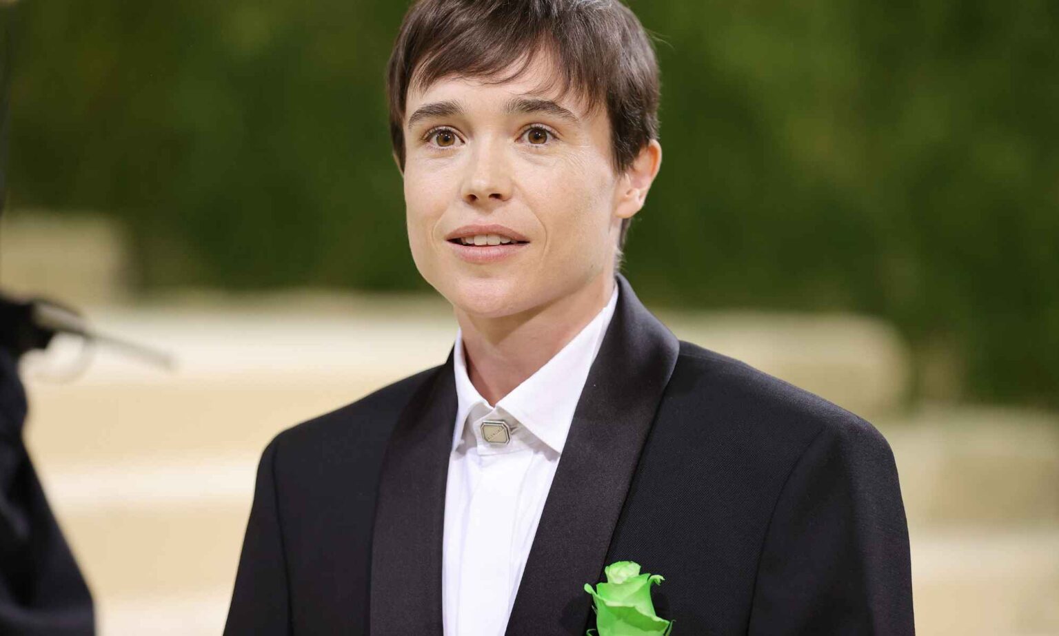 Elliot Page se souvient de la peur des rôles nécessitant des costumes féminins : « Je voudrais me suicider » Elliot Page turned down role due to a feminine costume. (Getty)