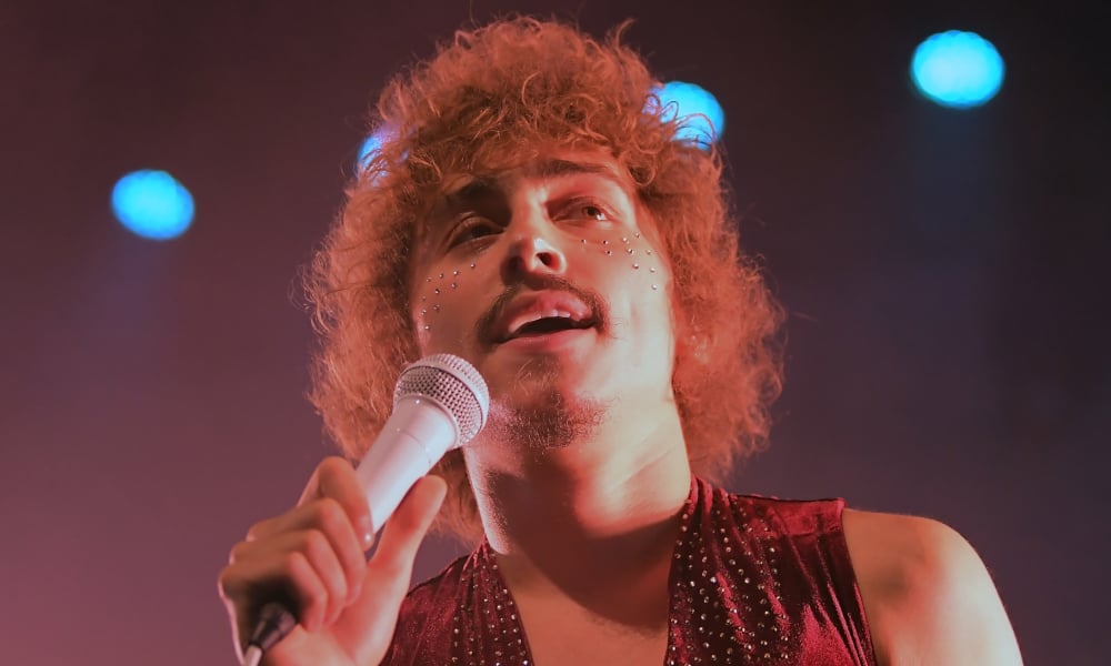 Josh Kiszka de Greta Van Fleet sort Josh Kiszka de Greta Van Fleet sort