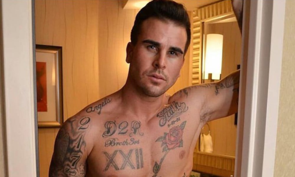 Josh Seiter, ancien candidat à la « Bachelorette », sort avec un homme Josh Seiter, ancien candidat à la "Bachelorette", sort avec un homme