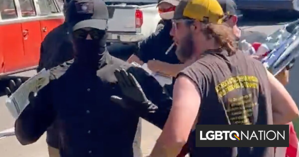 Les Proud Boys tentent de « démasquer » les néonazis alors que les suprémacistes blancs s’affrontent à Pride Les Proud Boys tentent de "démasquer" les néonazis alors que les suprémacistes blancs s'affrontent à Pride