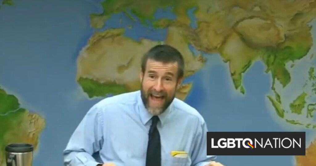 Un pasteur haineux anti-LGBTQ+ est en colère après avoir expulsé un homme pour avoir voulu prier Un pasteur haineux anti-LGBTQ+ est en colère après avoir expulsé un homme pour avoir voulu prier