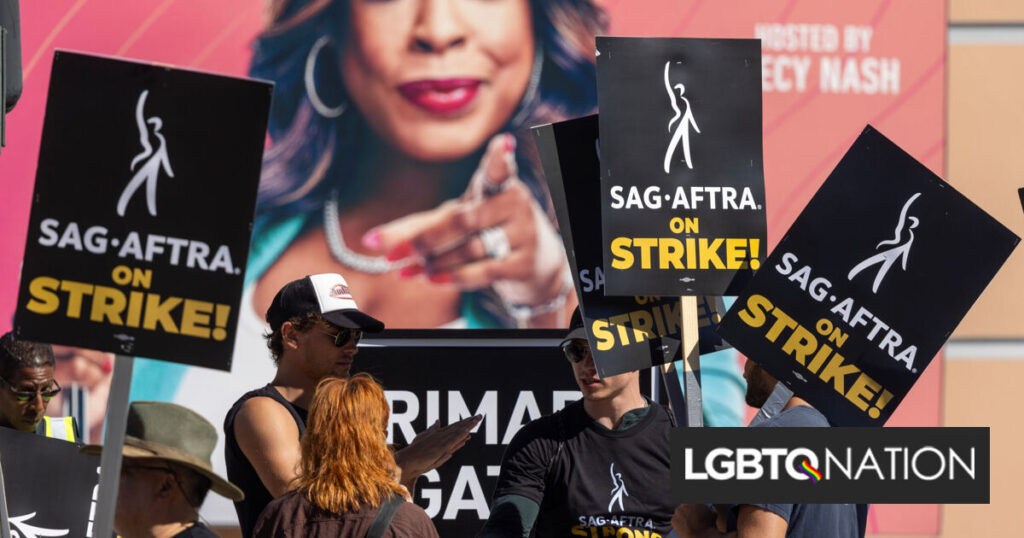 Les acteurs LGBTQ + parlent fort des grèves massives d’Hollywood Les acteurs LGBTQ + parlent fort des grèves massives d'Hollywood