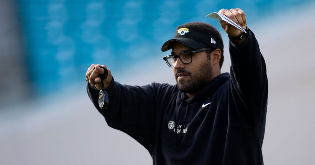 Kevin Maxen dit que le soutien des Jaguars, de la NFL et d’ailleurs a été « hors de ce monde » Kevin Maxen dit que le soutien des Jaguars, de la NFL et d'ailleurs a été "hors de ce monde"