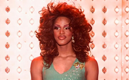 La gagnante de Drag Race Tyra Sanchez arrêtée après avoir protesté avec un «gros vieux gode»