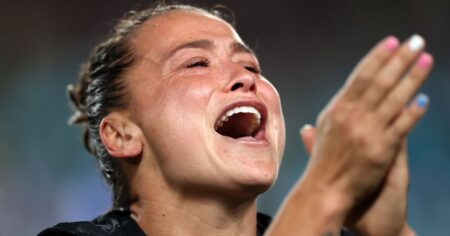 Les ongles arc-en-ciel d'Ali Riley lors de la Coupe du monde féminine sont un majeur pour la FIFA