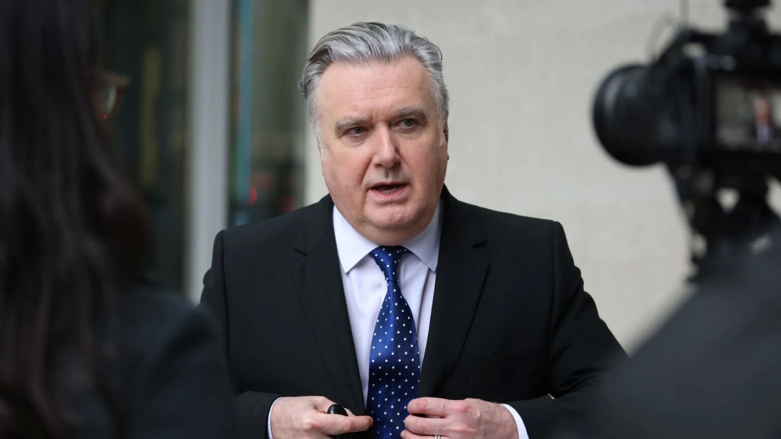 Le député John Nicolson met en garde l’Écosse face à « l’explosion de la transphobie importée des États-Unis » SNP MP John Nicolson