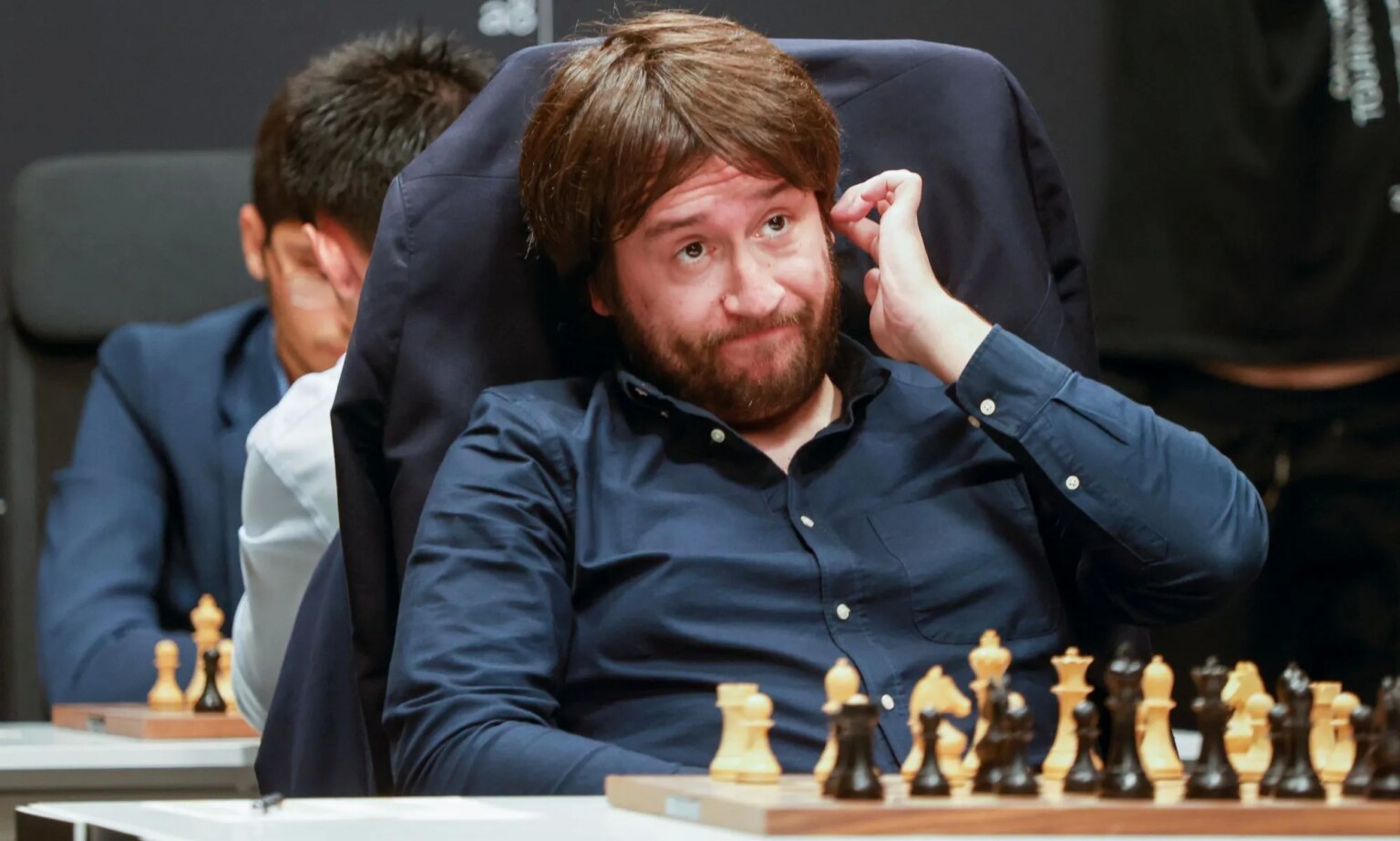 Le régulateur des échecs interdit effectivement aux femmes trans de jouer en compétition pendant deux ans : « Ce sont des jours sombres » Chess players during a FIDE regulated match.