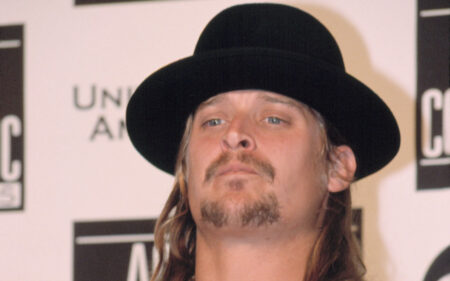 Kid Rock surpris en train de boire du Bud Light et les droitiers se déchaînent