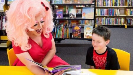 L'alerte à la bombe ne parvient pas à arrêter l'heure du conte des Drag Queens