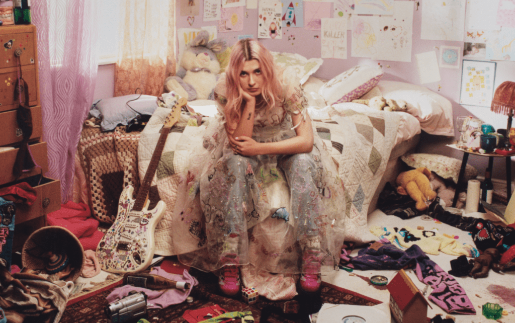 Baby Queen annonce le très attendu premier album Quarter Life Crisis Baby Queen annonce le très attendu premier album Quarter Life Crisis